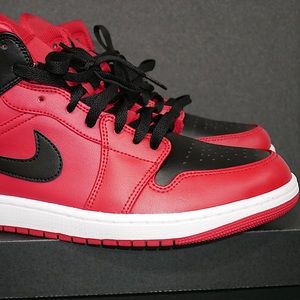 Jordan 1 Mid Reverse Bred 2022